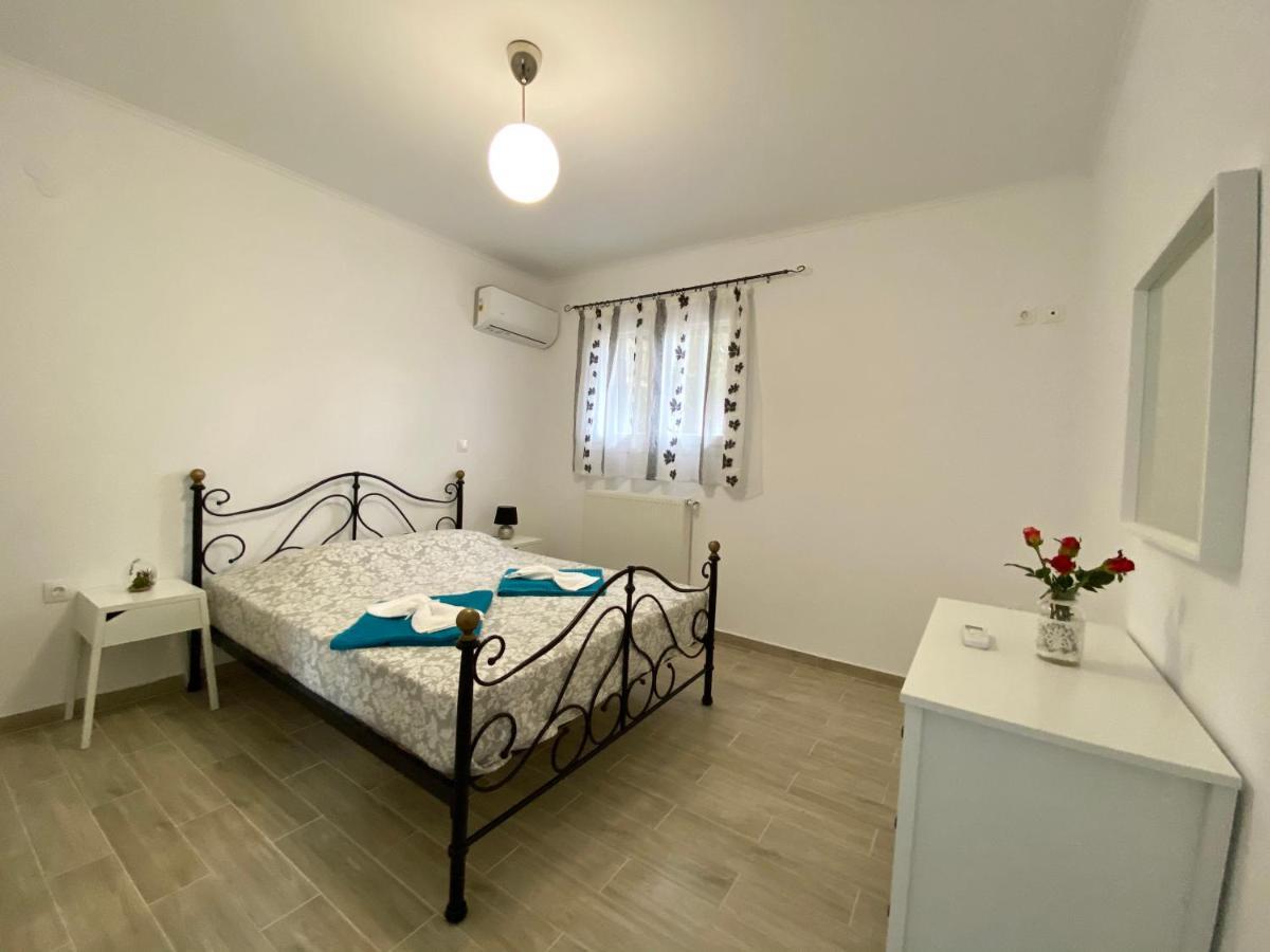 Coralli Pentati 2 "Dimitris Apartments" Buitenkant foto